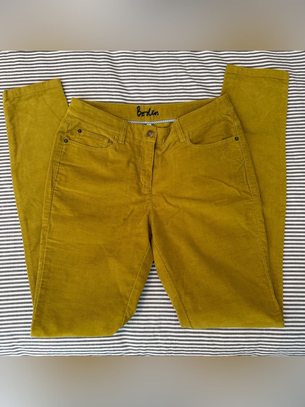 Boden Chartreuse New Without Tags, corduroy Pants, 6L